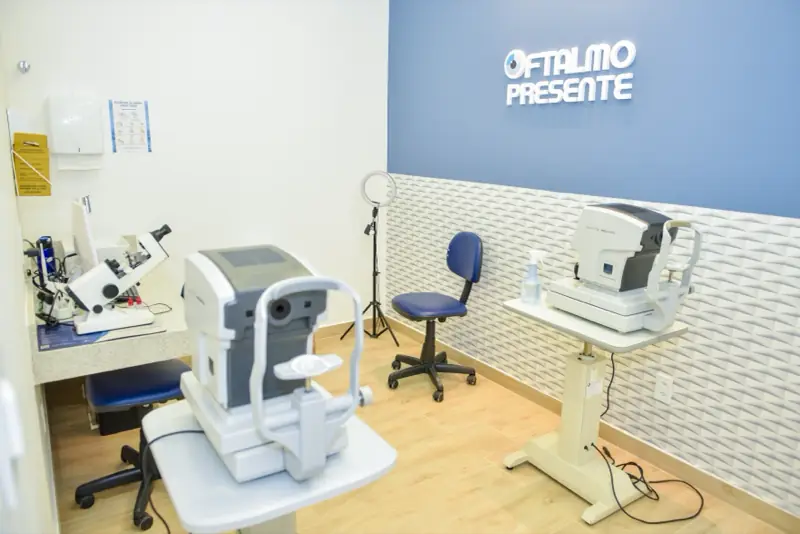Sala de procedimentos da Oftalmo Presente